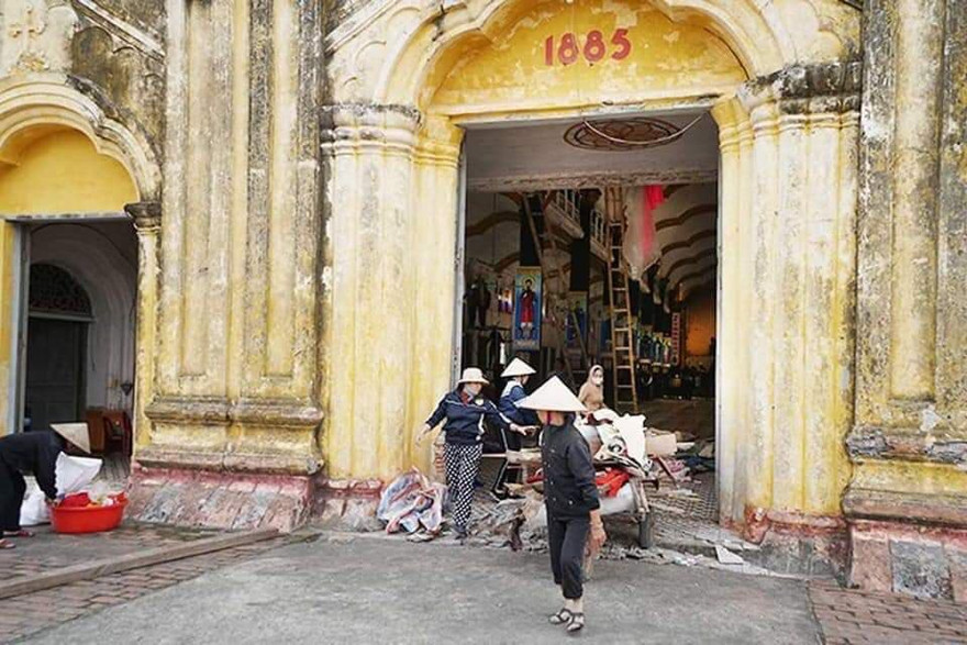 Nhà thờ Bùi Chu chính thức được hạ giải. Ảnh: GPBC