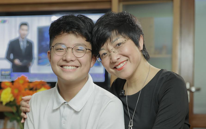 MC Thảo Vân và con trai Gia Bả