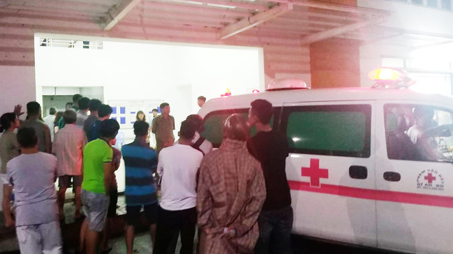 Cơ quan chức năng đang điều tra vụ tai nạn. Ảnh: Nguyễn Huy.