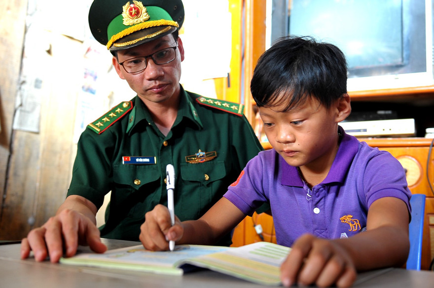 Chương trình “Nâng bước em tới trường” do BĐBP thực hiện mang nhiều ý nghĩa chính trị - xã hội và nhân văn sâu sắc