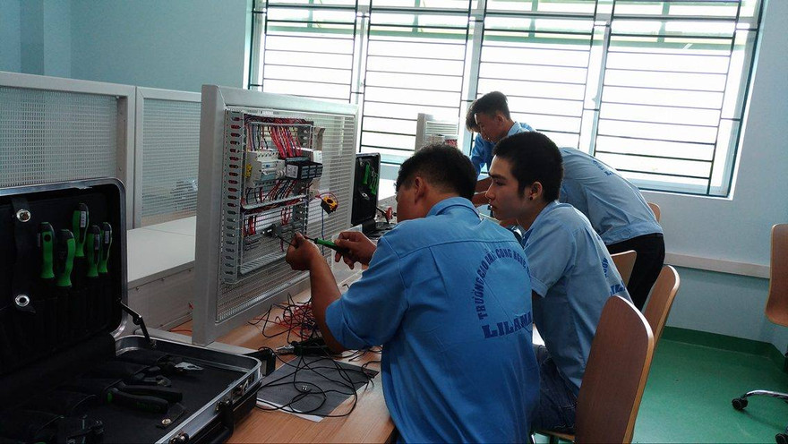 Các ngành thuộc nhóm cơ khí, điều khiển và tự động hóa đang là ngành mũi nhọn của nhiều trường