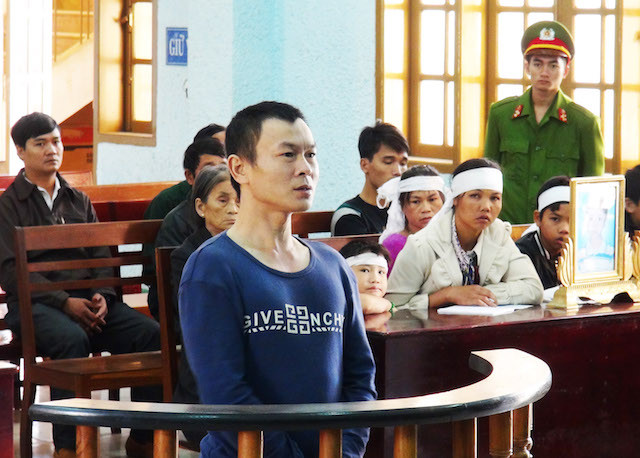 Đối tượng Hoàng Văn Khoát trước vành móng ngựa