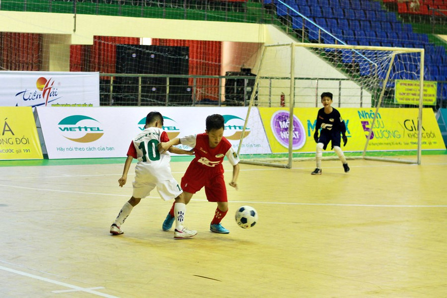 Xác định 8 đội vào tứ kết giải bóng đá Nhi đồng toàn quốc