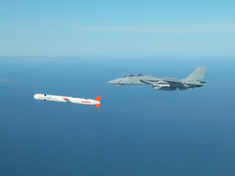 Hải quân Mỹ đặt hàng tên lửa Tomahawk đời mới