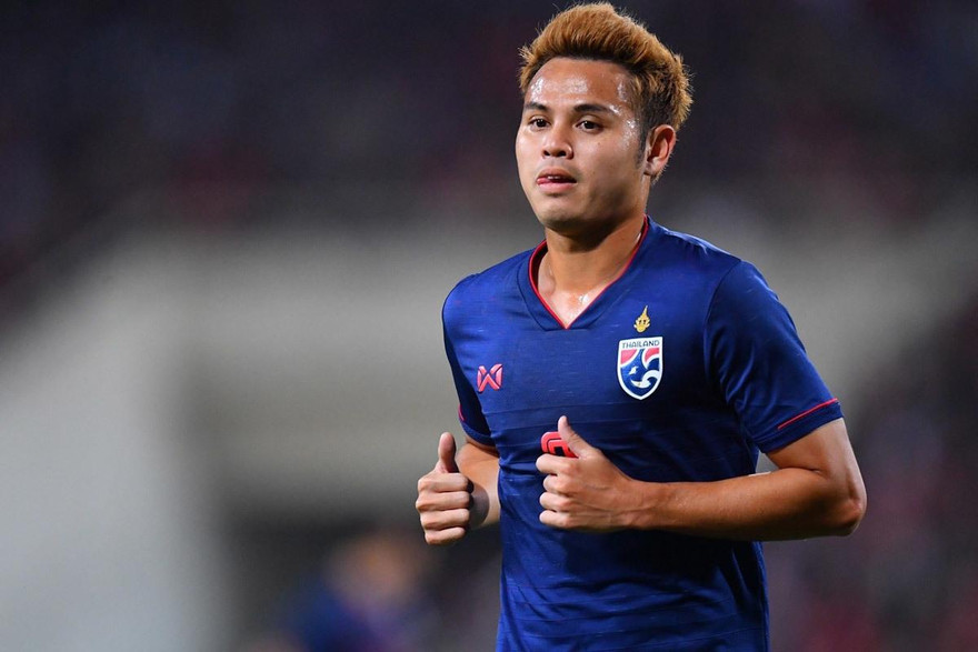 Theerathon Bunmathan không còn chỗ đứng ở CLB Yokohama F Marinos.