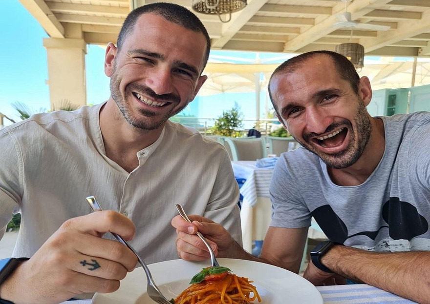 Bonucci châm chọc tuyển Anh