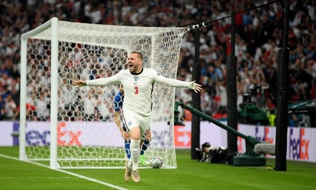 Khán đài Wembley 'nổ tung' với bàn thắng của Luke Shaw ngay phút thứ 2 trong trận chung kết EURO