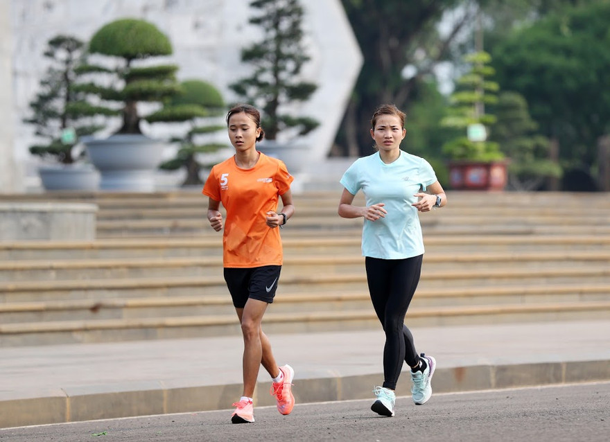 Rộn ràng những bước chạy tại Quảng trường Đại Đoàn Kết