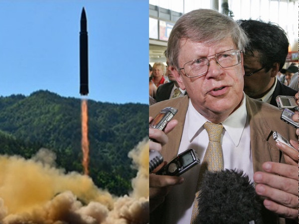 Ông Olli Heinonen (ảnh phải)