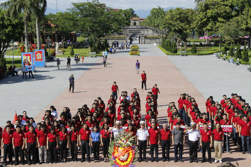 Chương trình phát triển thanh niên Agribank và Hành trình về nguồn