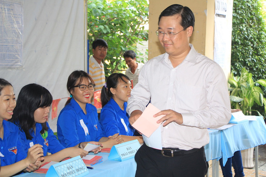 Bí thư thứ nhất Trung ương Đoàn đi bầu cử tại TPHCM