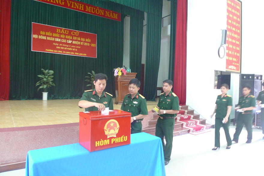 Lực lượng vũ trang LS thực hiện nghĩa vụ thiêng liêng của mình 