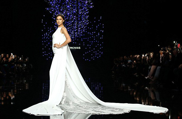 Bồ cũ của Ronaldo hóa cô dâu xinh đẹp