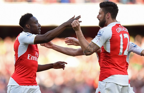 Giroud kiến tạo cho Welbeck ghi bàn. Ảnh: Reuters.