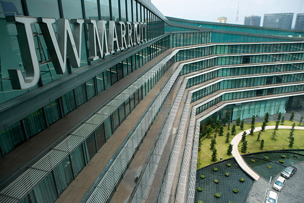 Nằm trong tổ hợp Trung tâm hội nghị Quốc gia tại quận Nam Từ Liêm (Hà Nội), khách sạn 5 sao JW Marriott tiếp đón Tổng thống Obama trong thời gian 2 ngày vừa qua.