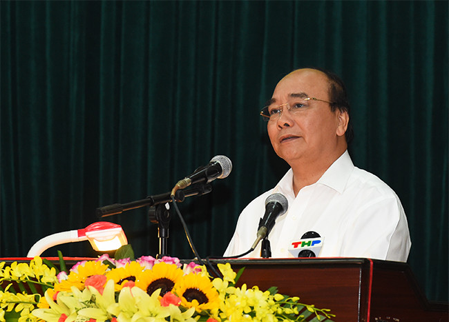Thủ tướng Nguyễn Xuân Phúc phát biểu tại Hội nghị tiếp xúc cử tri tại huyện Vĩnh Bảo, TP. Hải Phòng. Ảnh: VGP/Quang Hiếu
