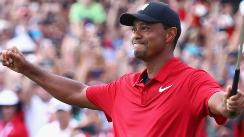 Nghìn người theo chân Tiger Wood khi vô địch Tour Championship