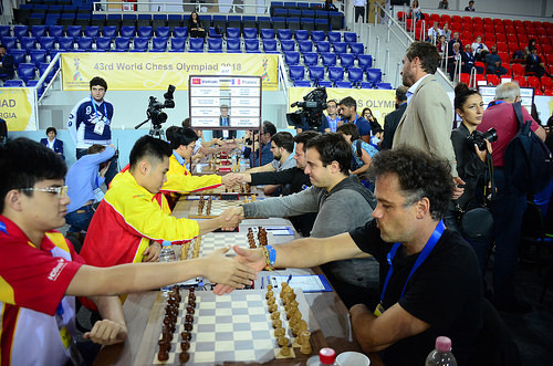 ĐT cờ vua nam Việt Nam gặp tuyển Pháp.