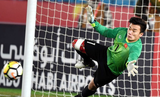 Mới nhất vụ cát xê 'khủng' của thủ môn Bùi Tiến Dũng