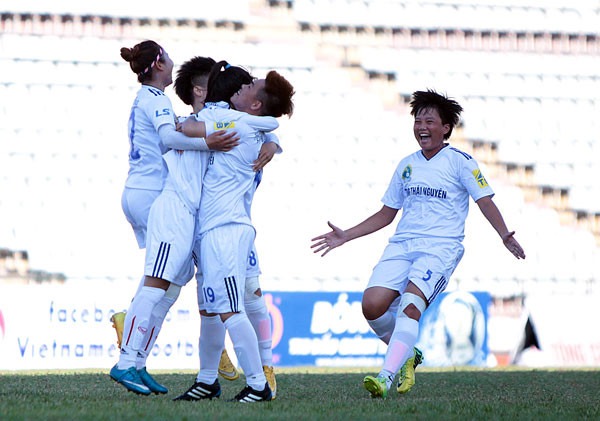 Giải nữ VĐQG: Than KSVN lội ngược dòng ngoạn mục