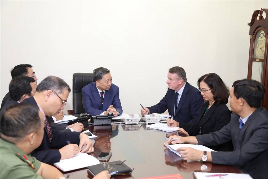 Bộ trưởng Công an tại cuộc điên đàm.