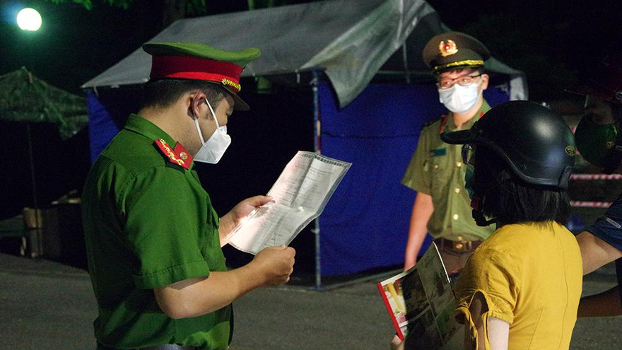 Bên trong phường Văn Miếu ngay khi dỡ phong tỏa cách ly phòng COVID