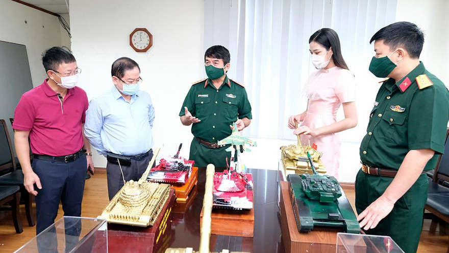 Thượng tướng Võ Văn Tuấn và tuổi trẻ Quân đội cùng Tiền Phong tiếp sức tuyến đầu 