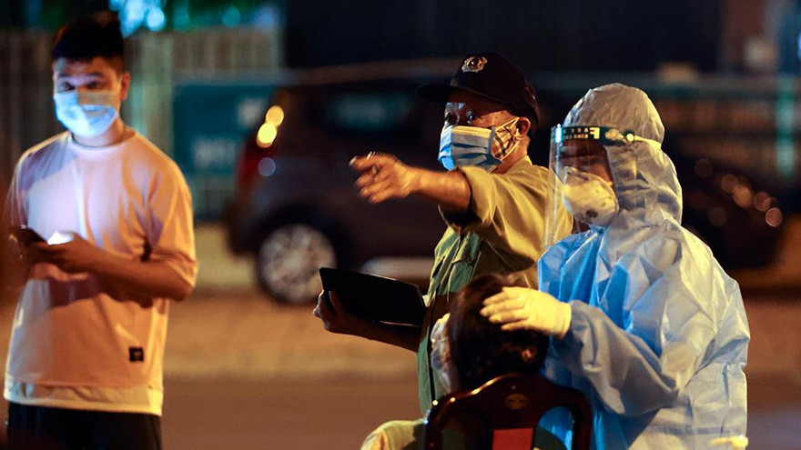 Hà Nội thâu đêm truy vết F0 ở ổ dịch phường Việt Hưng