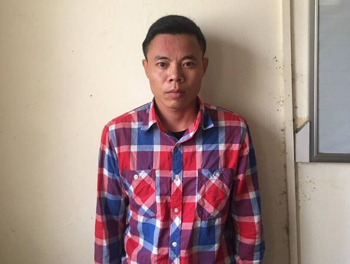 Viên tại cơ quan công an. 