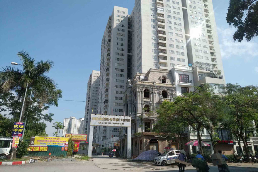 Tình trạng mất nước tại nhiều chung cư khiến cuộc sống của cư dân bị đảo lộn. Ảnh: M.Đ