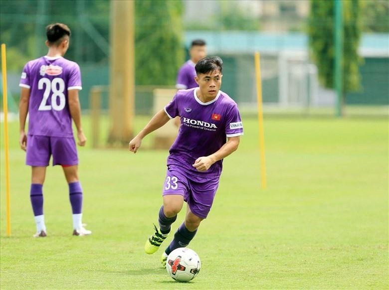 Tiền vệ Lý Công Hoàng Anh hội quân cùng ĐT Việt Nam ảnh Anh Đoàn