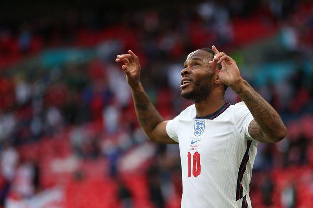 Cả 2 bàn thắng củ tuyển Anh đều thuộc về Raheem Sterling