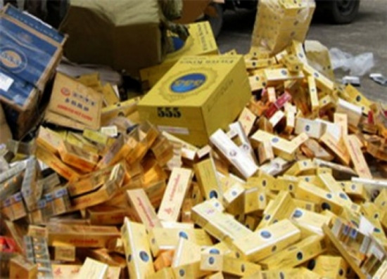 Khởi tố đối tượng vận chuyển hàng nghìn bao thuốc lậu