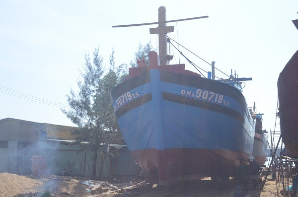 Cận cảnh tàu vỏ gỗ ĐNa 90719.