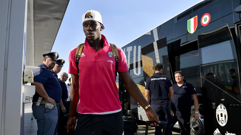 Pogba và sự điên rồ không giới hạn của Premier League