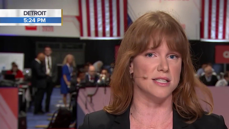 Bà Kate Bedingfield. 