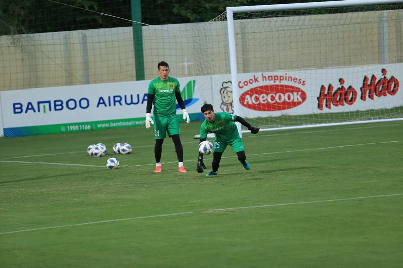 HLV Park Hang-seo triệu tập bổ sung thủ môn đội U23 lên đội tuyển Việt Nam