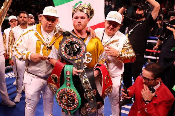 Canelo trở thành nhà vô địch tuyệt đối hạng siêu trung.