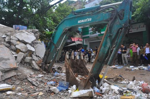 Hiện trường vụ sập nhà. 