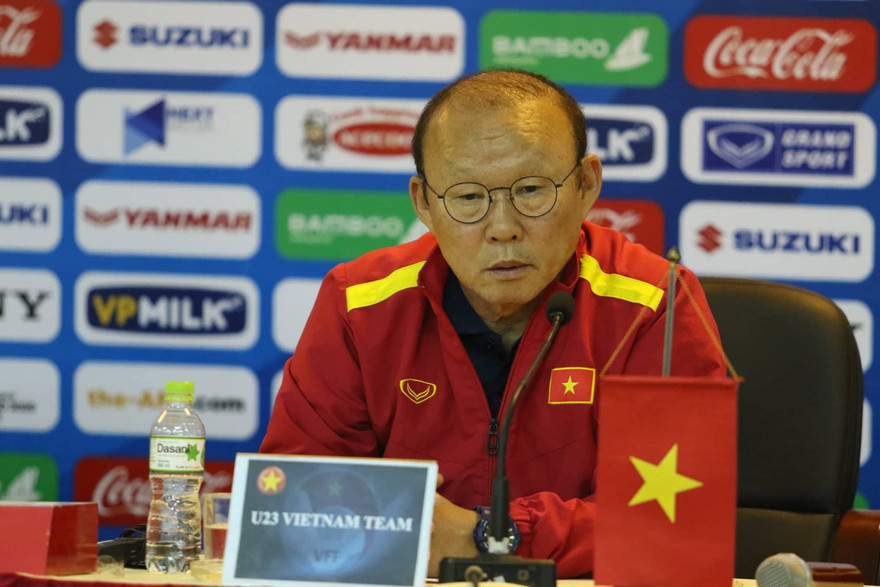 HLV Park Hang Seo hoãn đàm phán hợp đồng với VFF