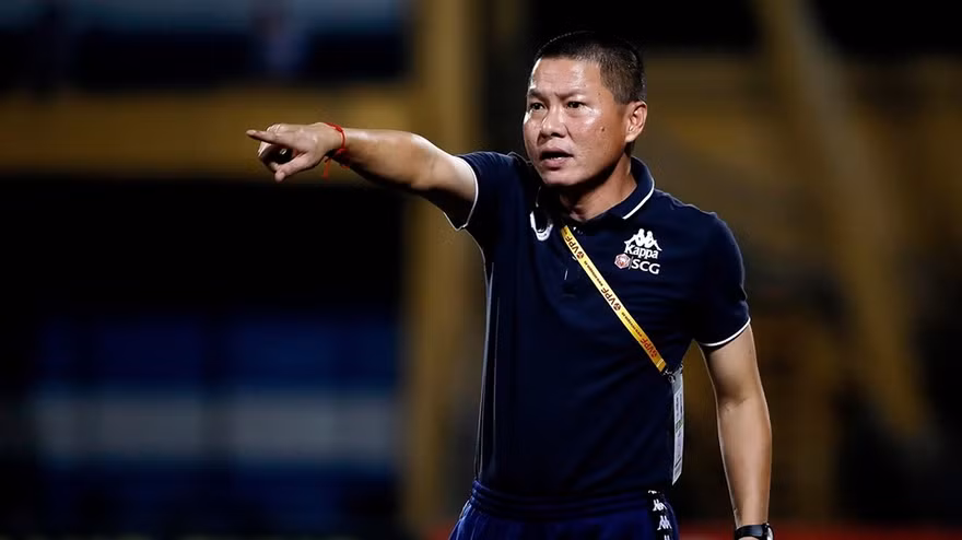 Rơi chiến thắng vào phút chót, HLV Hà Nội trút giận lên trọng tài