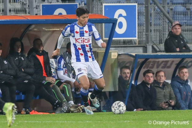 Văn Hậu 'nhớ suốt đời' 4 phút ra mắt SC Heerenveen, nhắn nhủ NHM ở Việt Nam