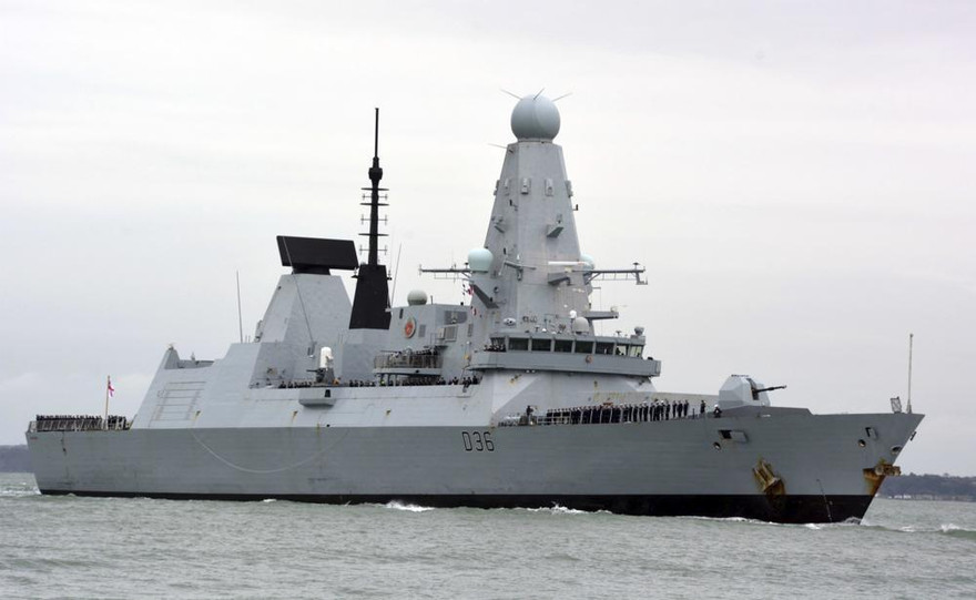 Tàu HMS Defender. Ảnh: AP