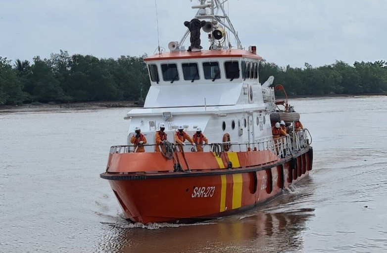 Lực lượng cứu hộ tiếp tục tìm kiếm các nạn nhân mất tích. Ảnh: HH