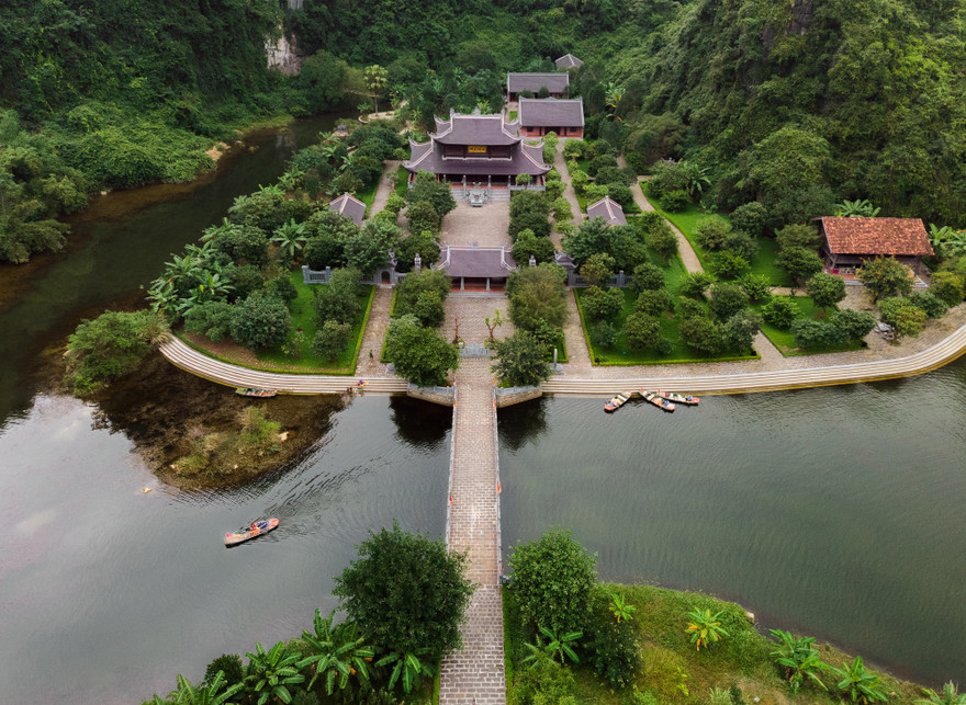 Vẻ đẹp Tràng An khiến du khách mê mẩn.