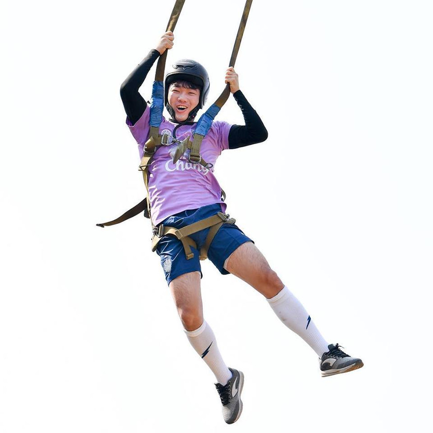 Xuân Trường nhảy dù, hóa người nhện ở Buriram United