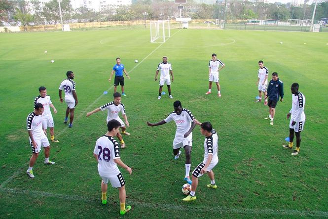 CLB Hà Nội trong buổi tập cuối cùng trước trận Siêu Cúp. Ảnh: Duy Phạm.