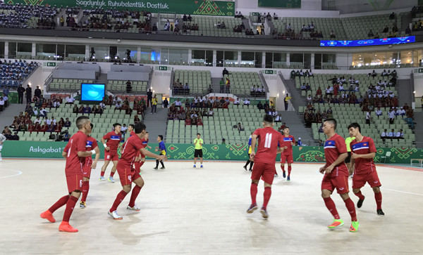 Futsal Việt Nam thua ngược Đài Bắc trận ra quân AGMAI