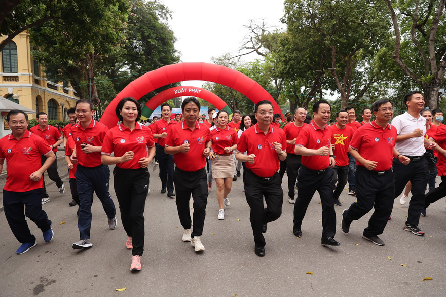 Sôi nổi Lễ phát động Giải chạy Báo Hànộimới mở rộng lần thứ 47 