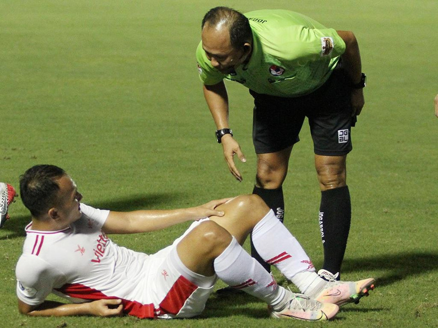 Câu lạc bộ Viettel 'thiệt đơn thiệt kép'